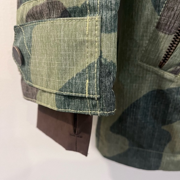 Burton Gore-Tex Jacket - Great Condition - Picture 3 of 10